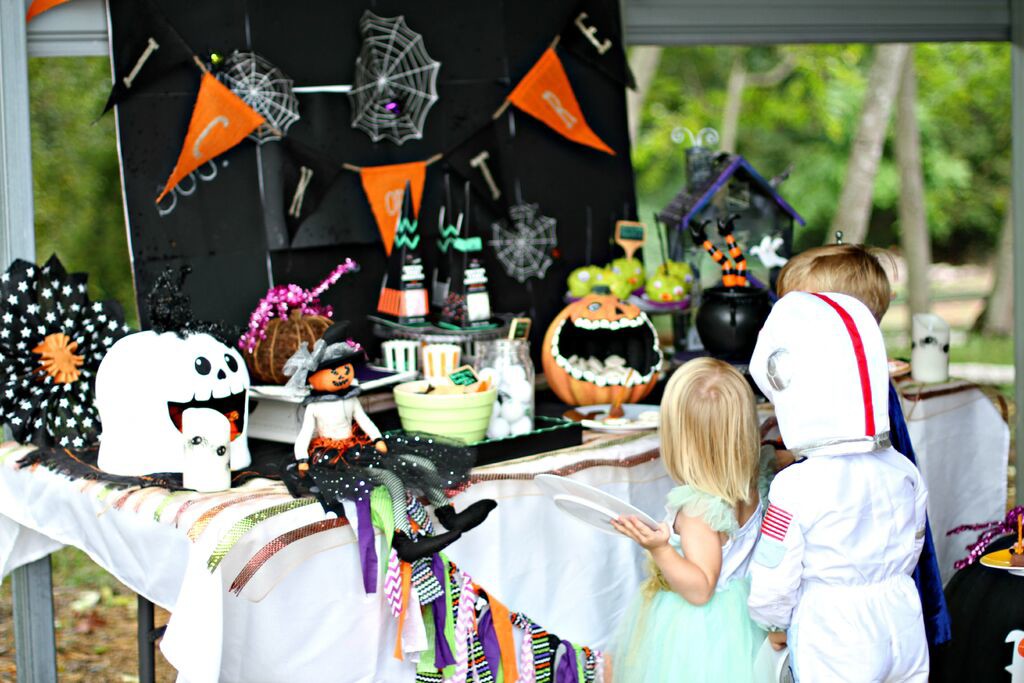 Halloween Party Ideas: Easy Spooky Monaster Eyeballs Sarah Sofia Productions