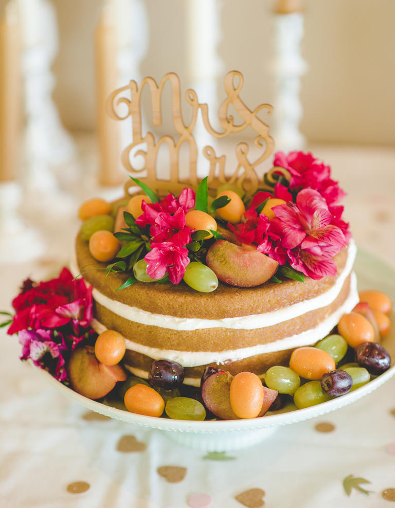 9 Weddig Trends inspired by Pantone's Colors of The Year: Naked Cake